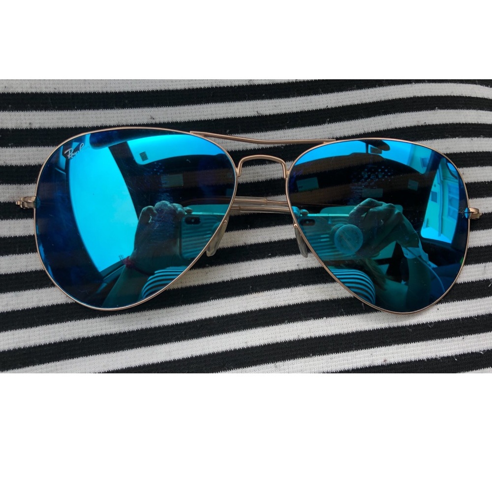 Woman’s Ray ban aviator sunglasses